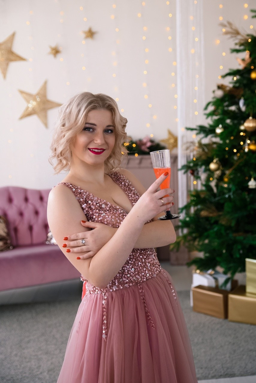 Платья для девушек размер 40-46. Фотостудия Малина в городе Улан-Удэ. Фотограф Ирина Жарникова