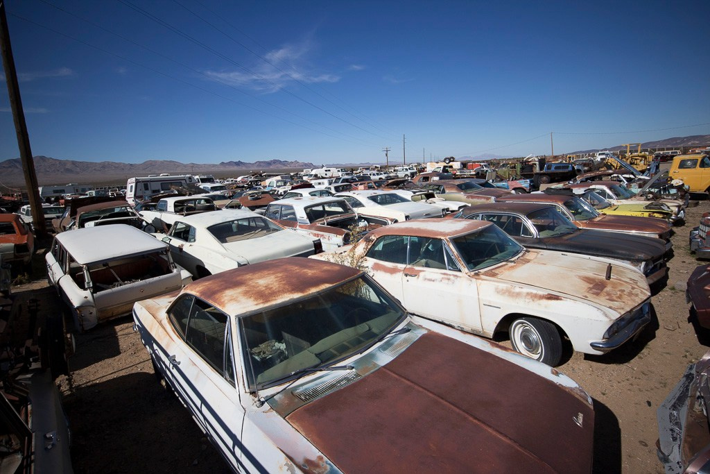 Ретро- авторазборка, США, 2013. Фотограф Василий Буланов