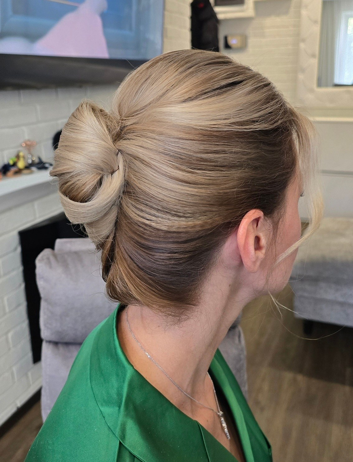 Прически. Визажист, стилист по прическам и гример в Москве