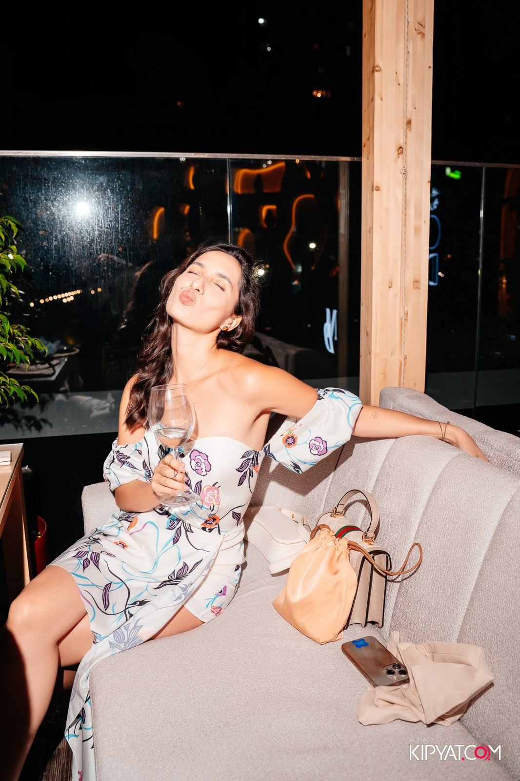 MOOD KARAOKE & TERRACE. КИПЯТКОМ АЛМАТЫ!