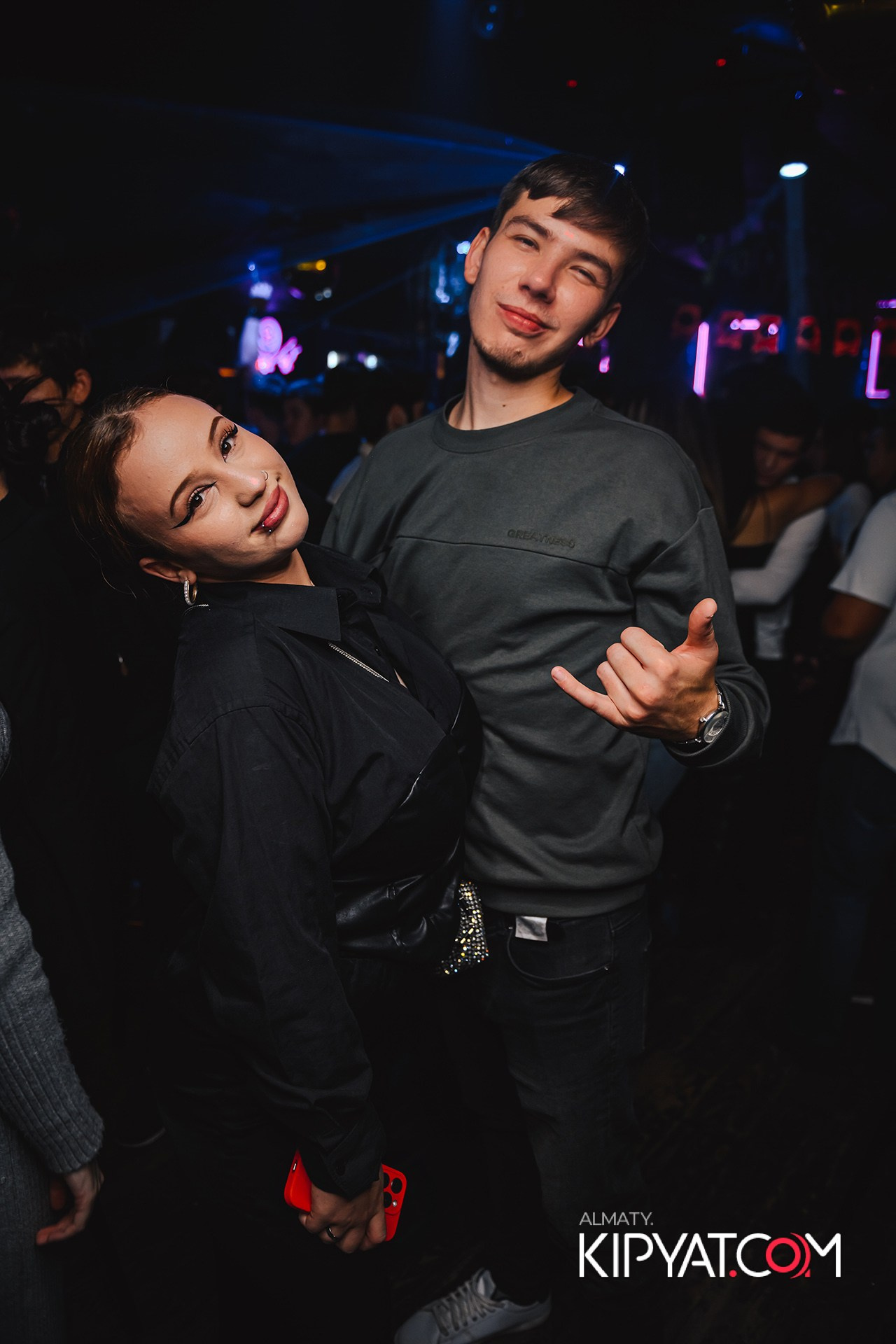 UYAT EMES BAR. КИПЯТКОМ АЛМАТЫ!