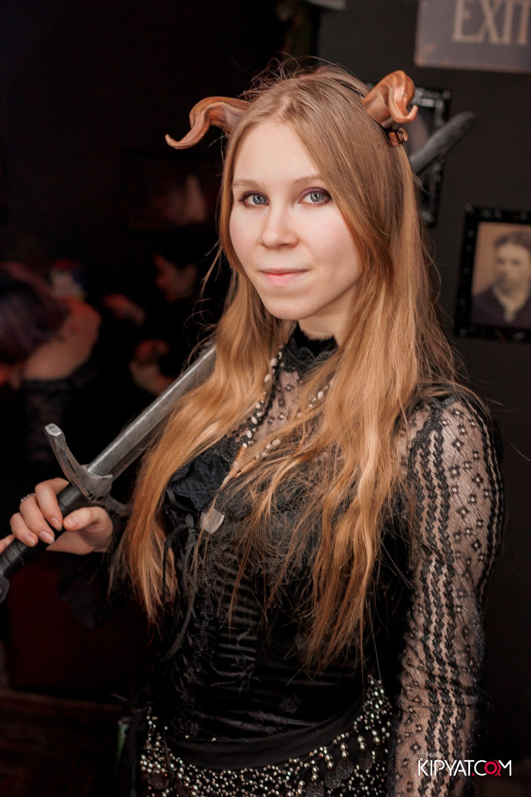 MERRY CREEPYSTMASS AND SPOOKY NEW YEAR — QUEEN OF THE DARKNESS BAR. КИПЯТКОМ АЛМАТЫ!