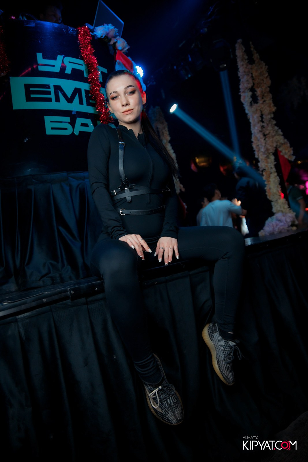 UYAT EMES BAR. КИПЯТКОМ АЛМАТЫ!