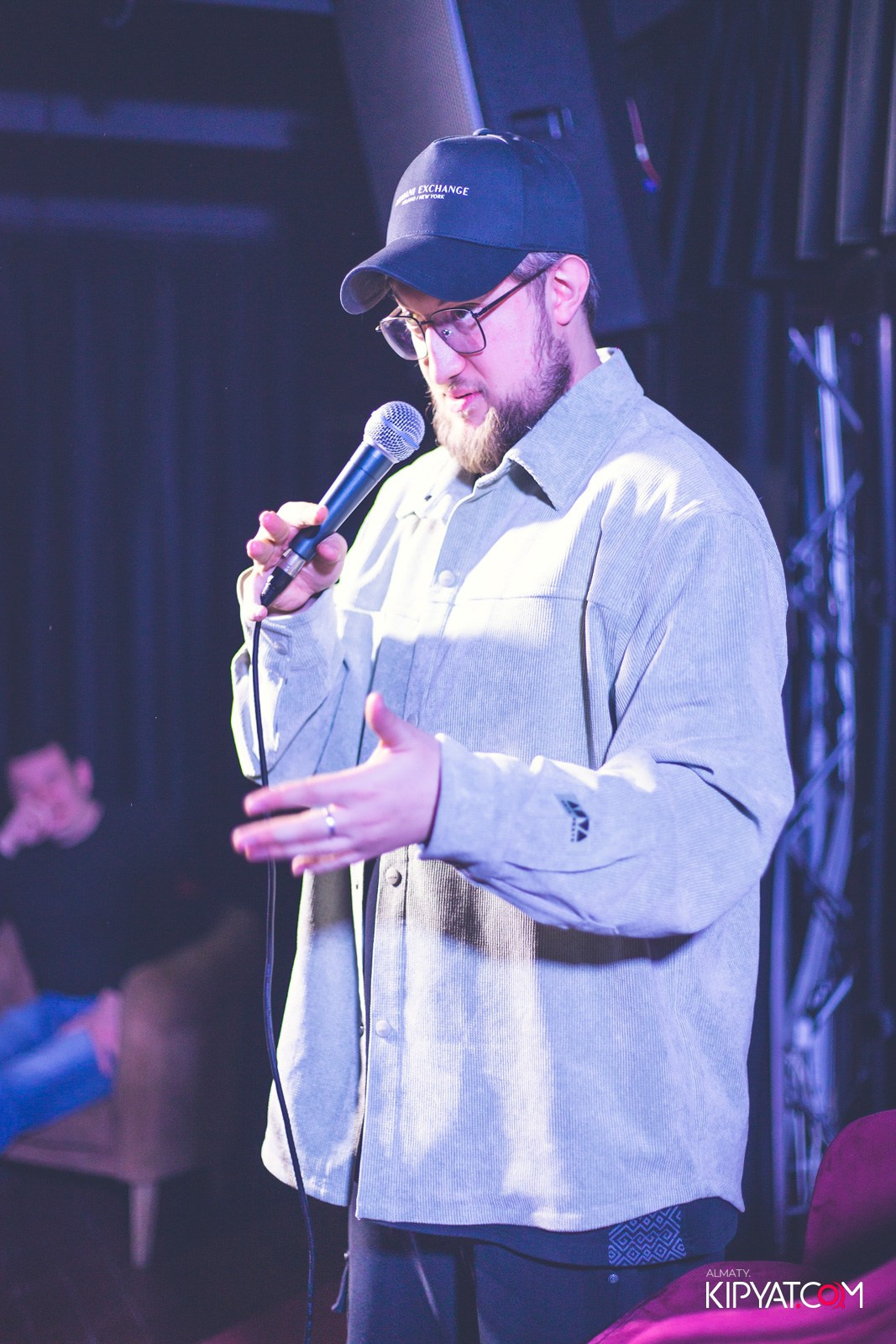 STAND UP КОНЦЕРТ АЛЕКСАНДРА МЕРКУЛЬ ESTATE KARAOKE BAR. КИПЯТКОМ АЛМАТЫ! Фотосъемка мероприятий в Алматы