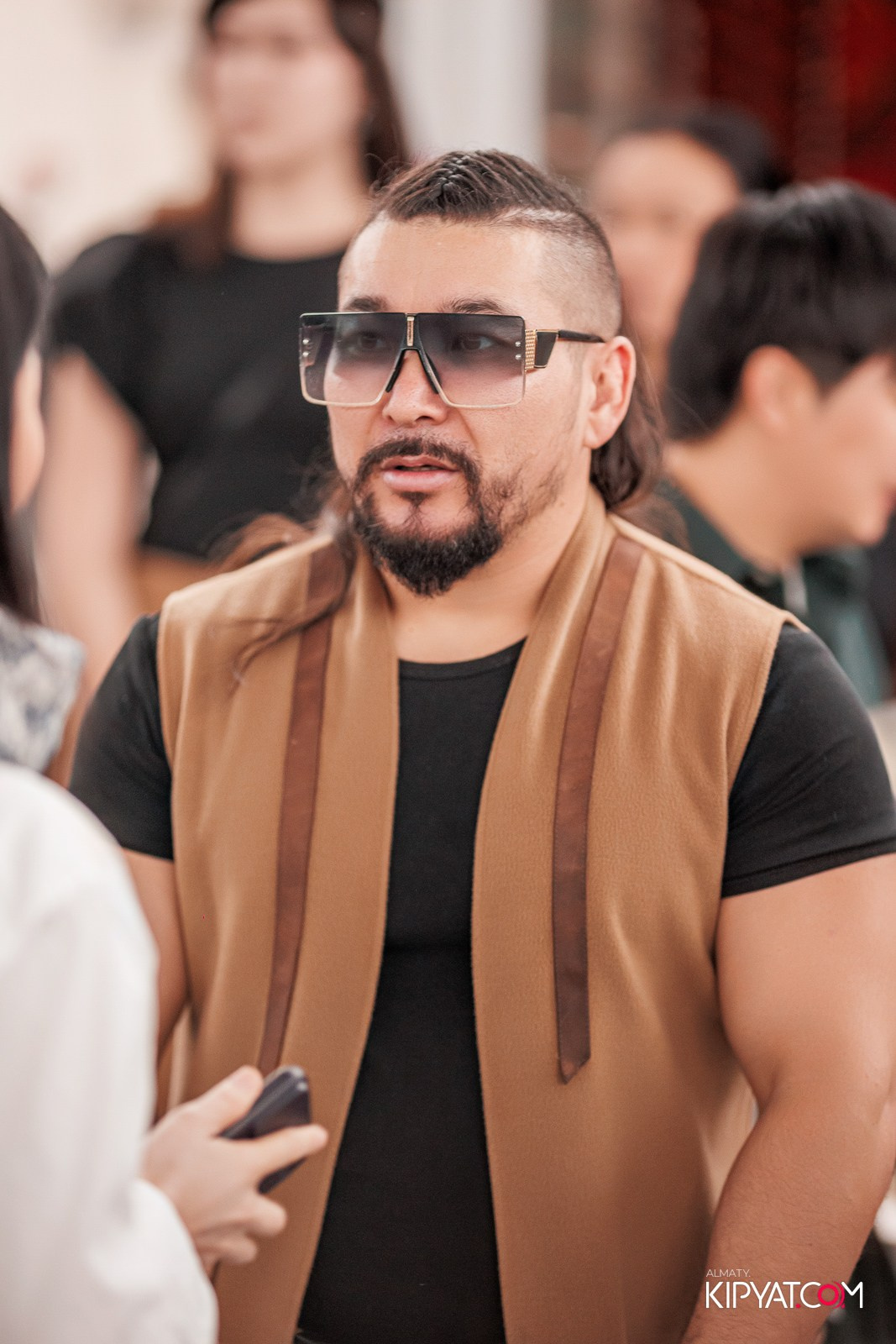 FASHION ПОКАЗ, КАЗАХСКОЙ НАЦИОНАЛЬНОЙ ОДЕЖДЫ. КИПЯТКОМ АЛМАТЫ!