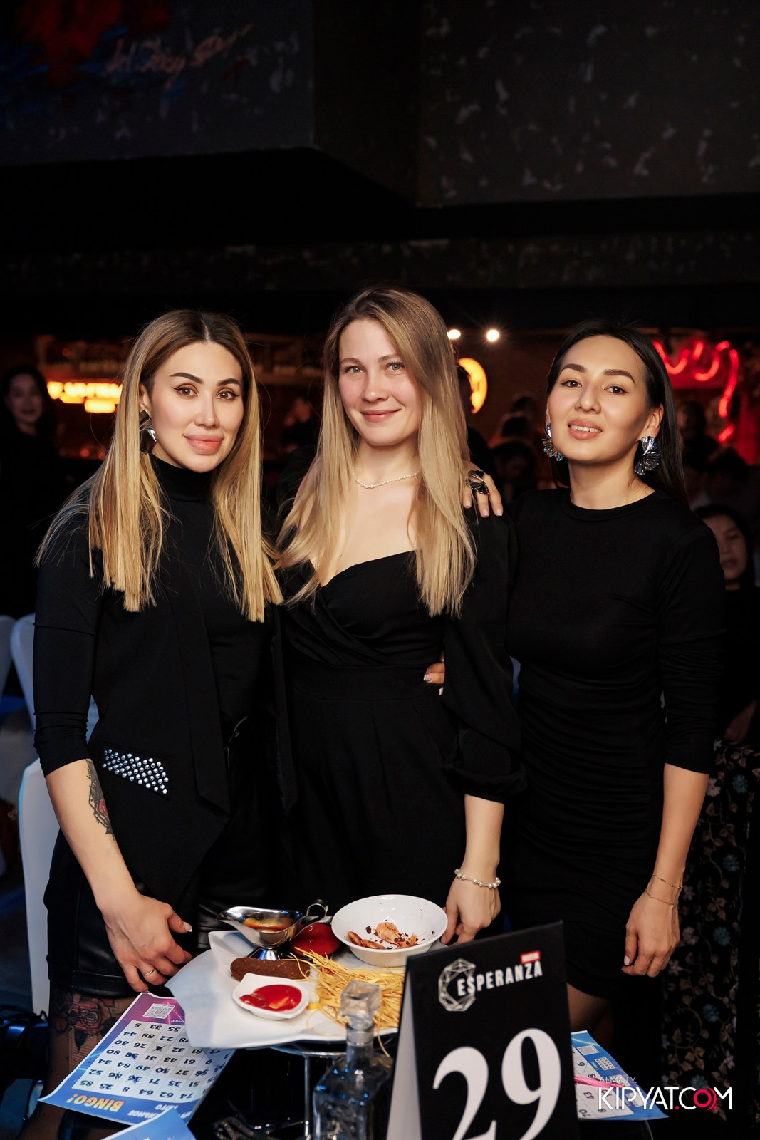 МУЗЫКАЛЬНОЕ ЛОТО В HIT RETRO. КИПЯТКОМ АЛМАТЫ! Фотосъемка мероприятий в Алматы