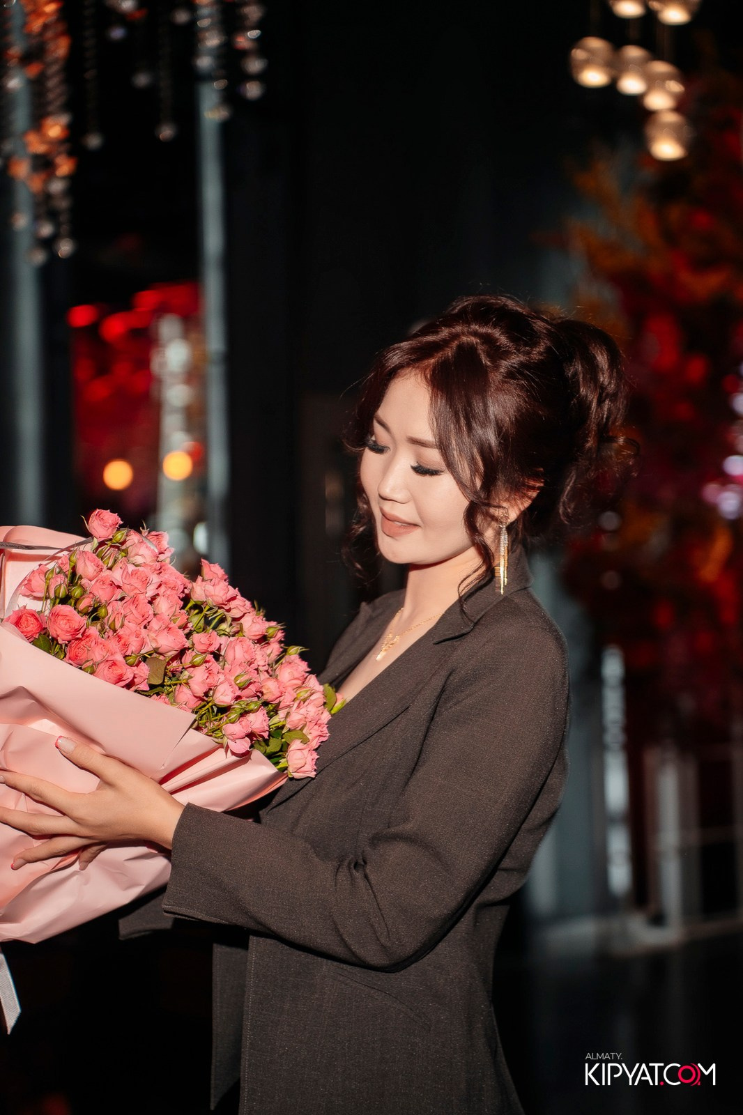 FRIENDS BAR & TERRACE. КИПЯТКОМ АЛМАТЫ!