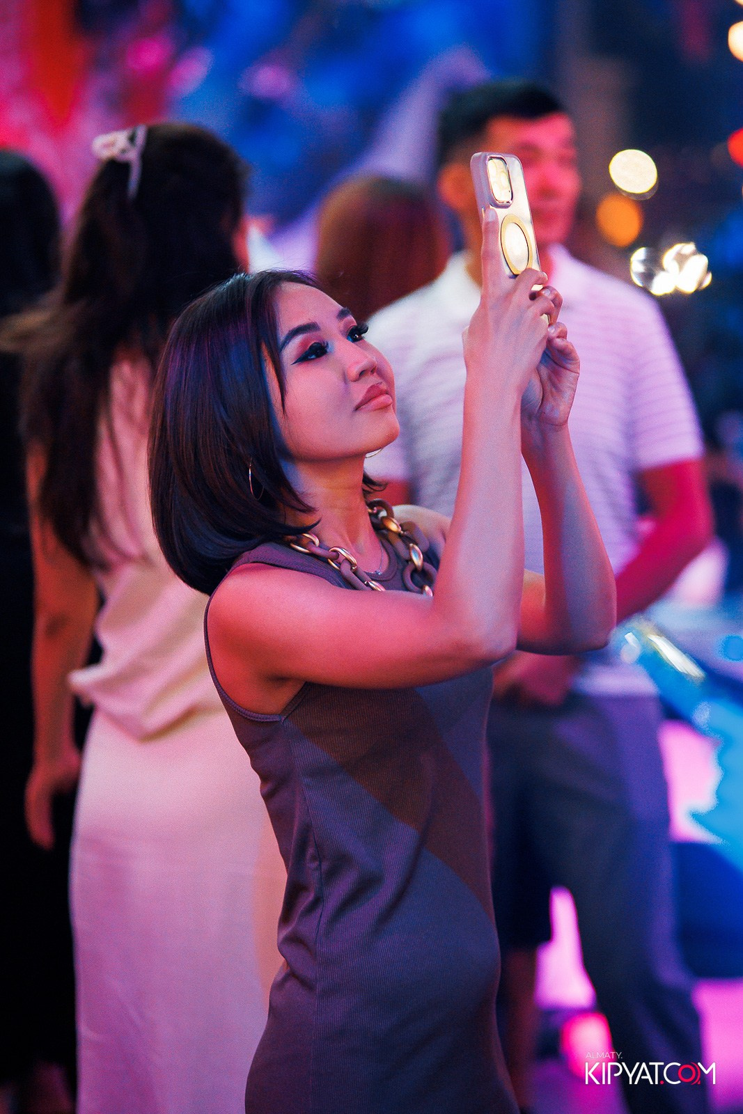 FRIENDS BAR & TERRACE. КИПЯТКОМ АЛМАТЫ!