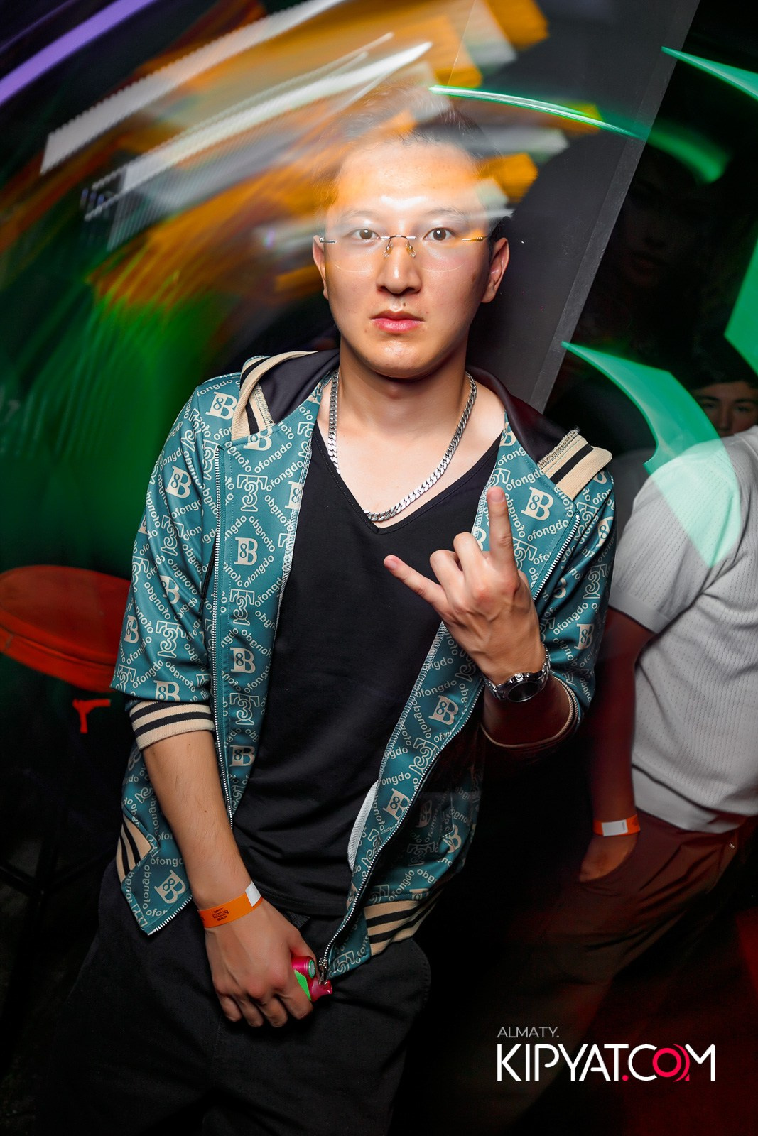 UYAT EMES BAR. КИПЯТКОМ АЛМАТЫ!