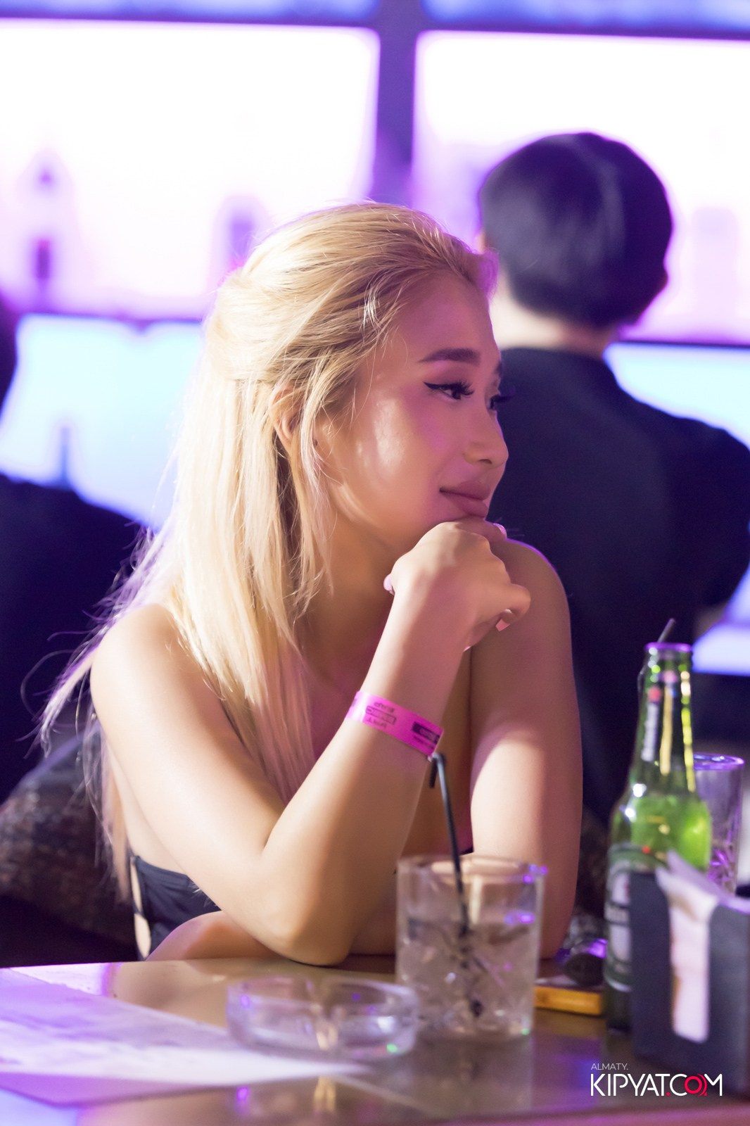 UYAT EMES BAR. КИПЯТКОМ АЛМАТЫ!