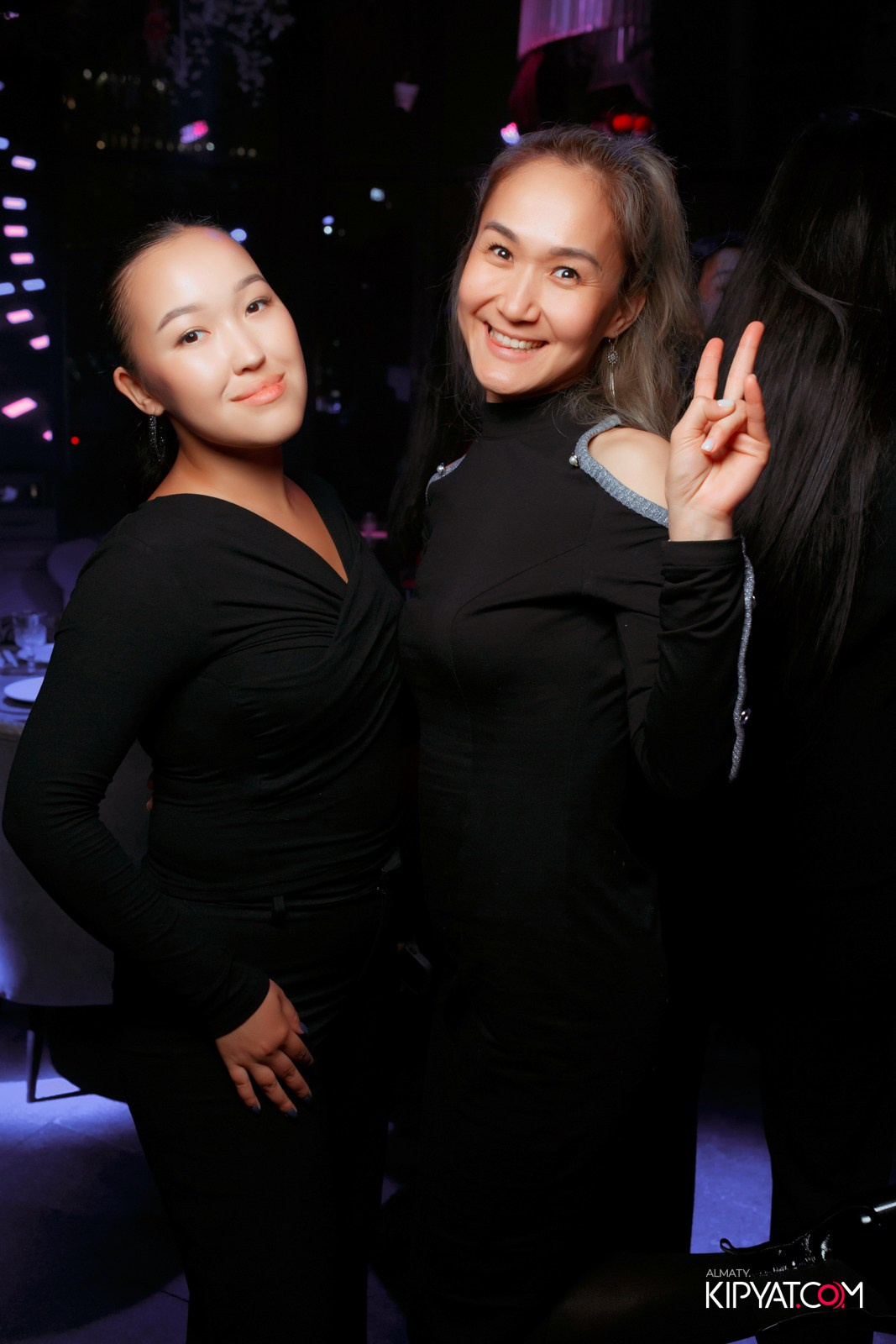 FRIENDS BAR & TERRACE. КИПЯТКОМ АЛМАТЫ!