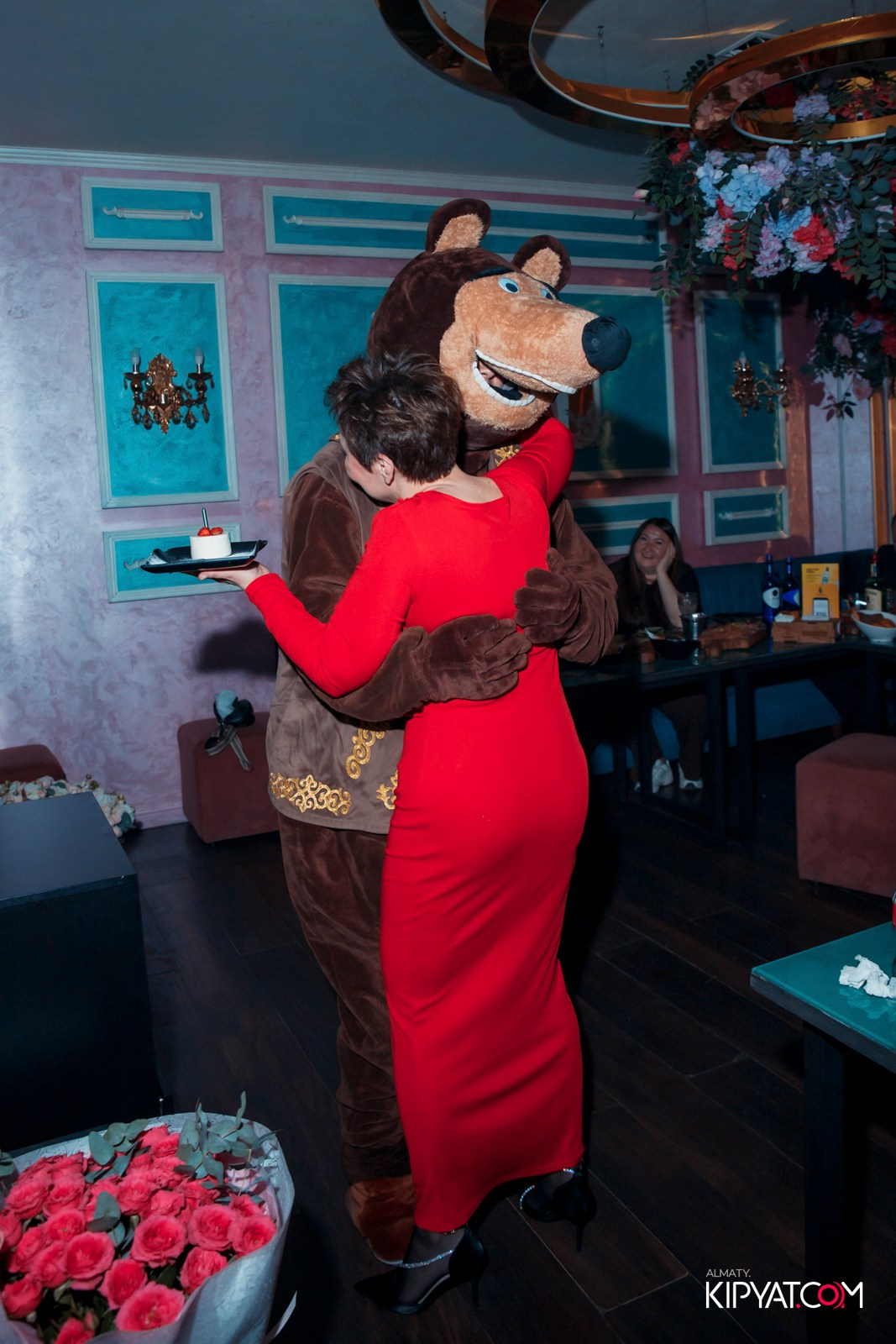 УХО И МЕДВЕДЬ НА САИНА. КИПЯТКОМ АЛМАТЫ! Фотосъемка мероприятий в Алматы