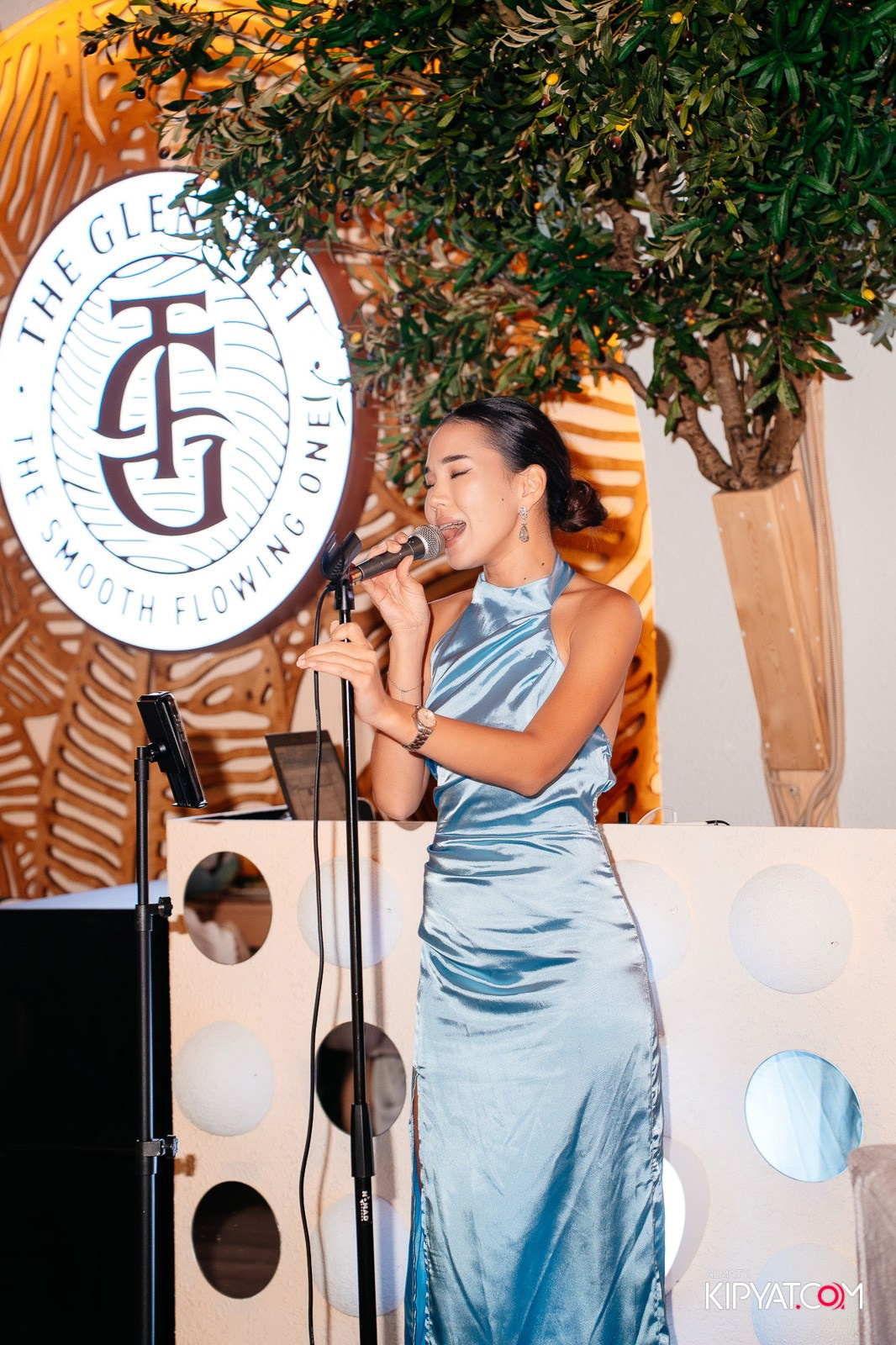 MOOD KARAOKE & TERRACE. КИПЯТКОМ АЛМАТЫ!