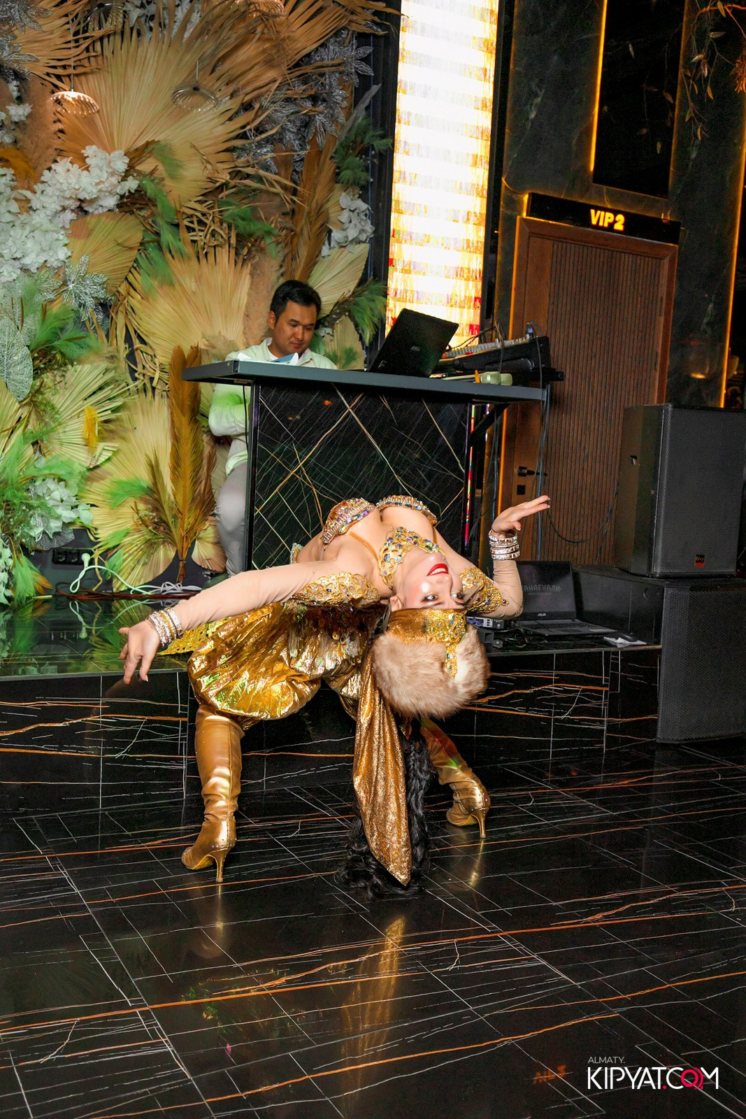 БАР ПАНАЕХАЛИ НА ДОСТЫК. КИПЯТКОМ АЛМАТЫ! Фотосъемка мероприятий в Алматы