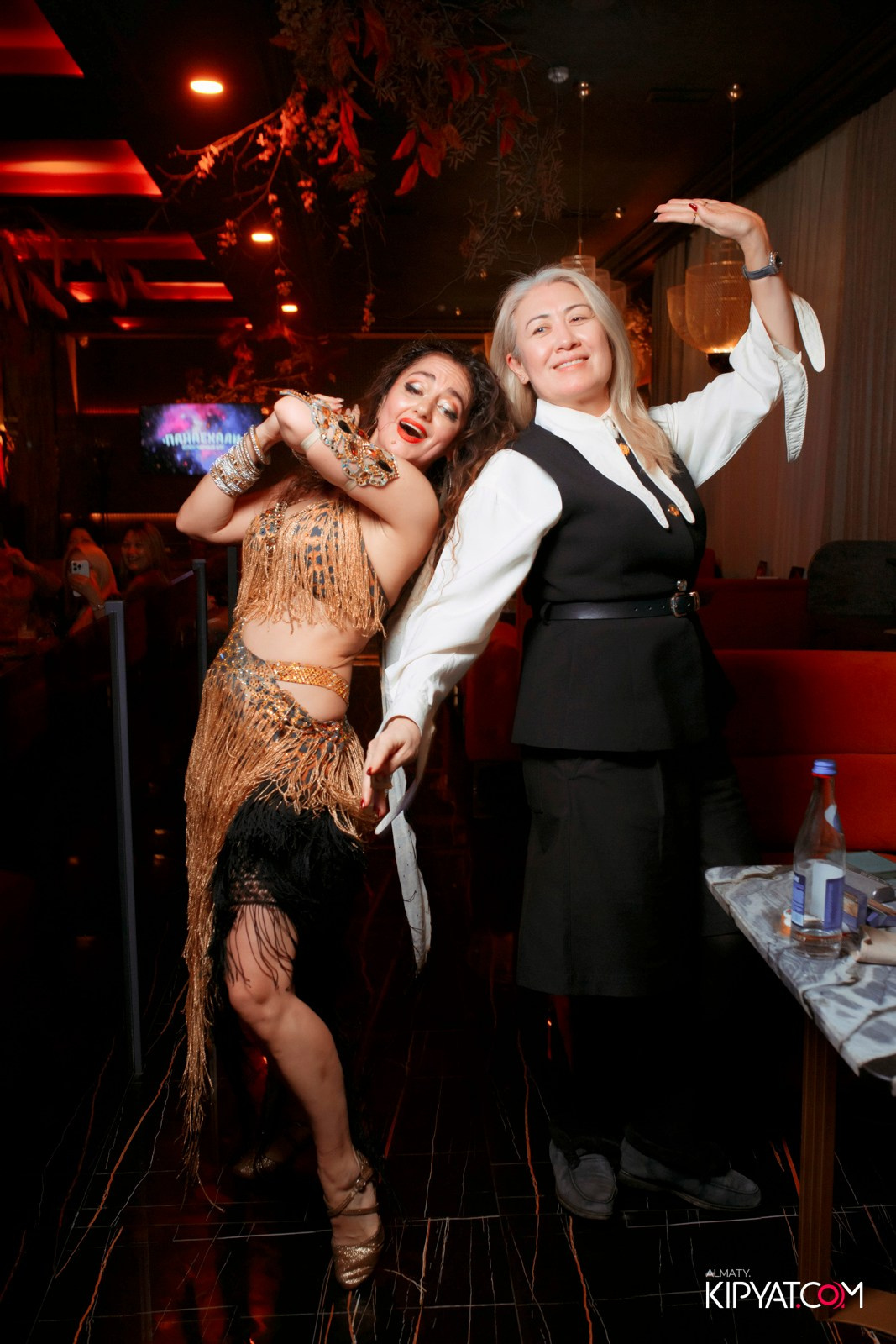 БАР ПАНАЕХАЛИ НА ДОСТЫК. КИПЯТКОМ АЛМАТЫ! Фотосъемка мероприятий в Алматы