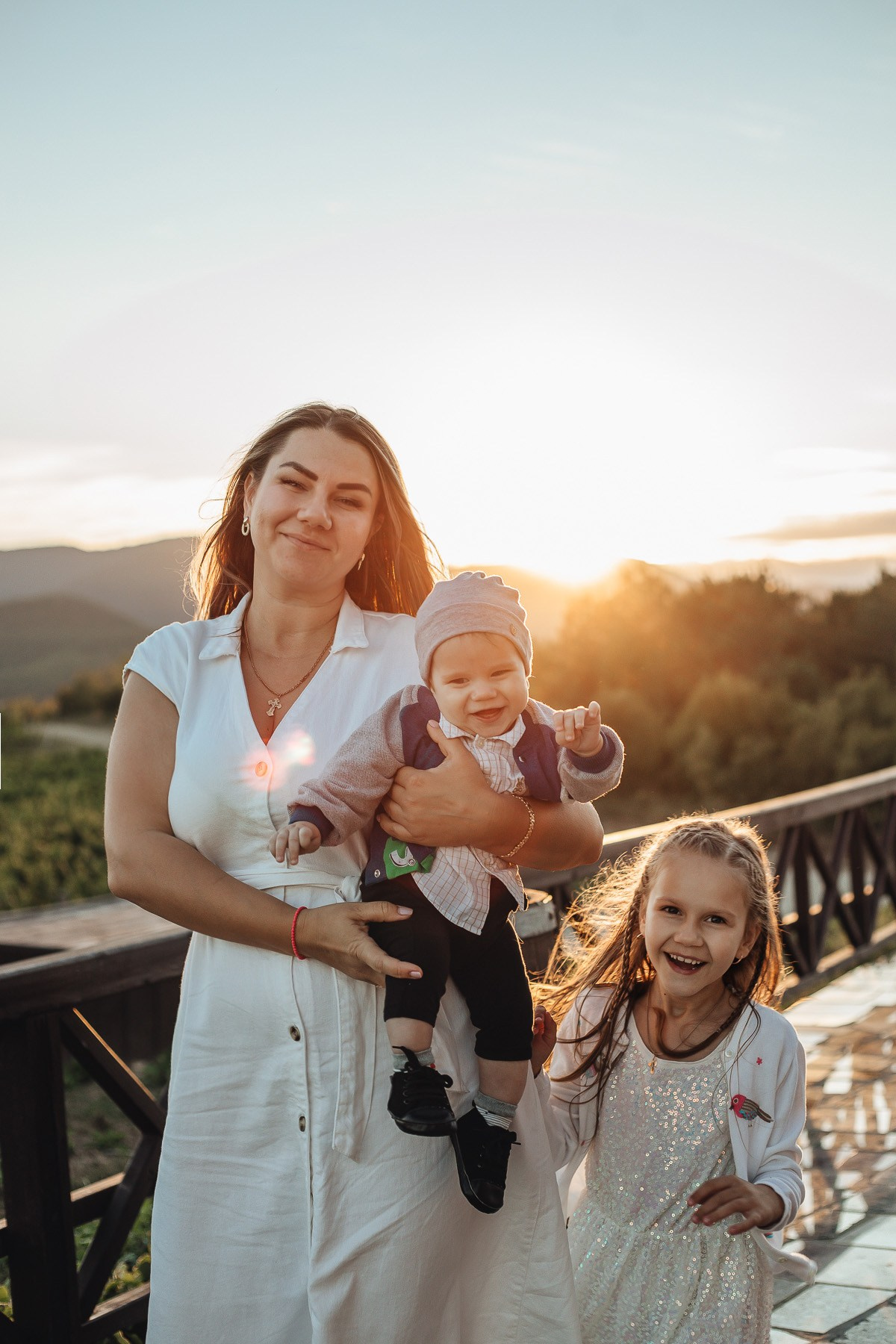 Сергей, Надя, Ульяна и Захарчик — домик виноградаря. Семейный фотограф Новороссийск, Анапа, Геленджик — Юлия Давыдова