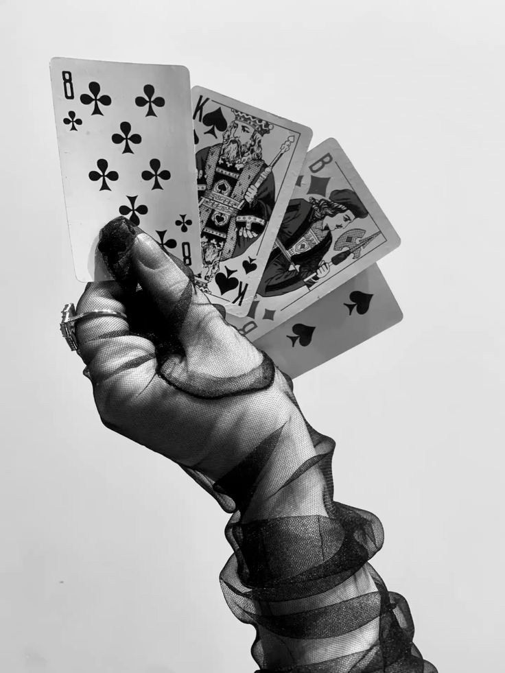 Карты и корона