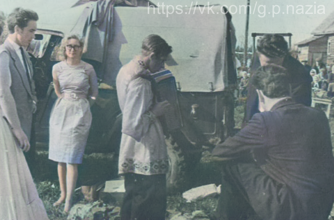 Выступление агитбригады Дома Культуры. История Назиевского городского поселения