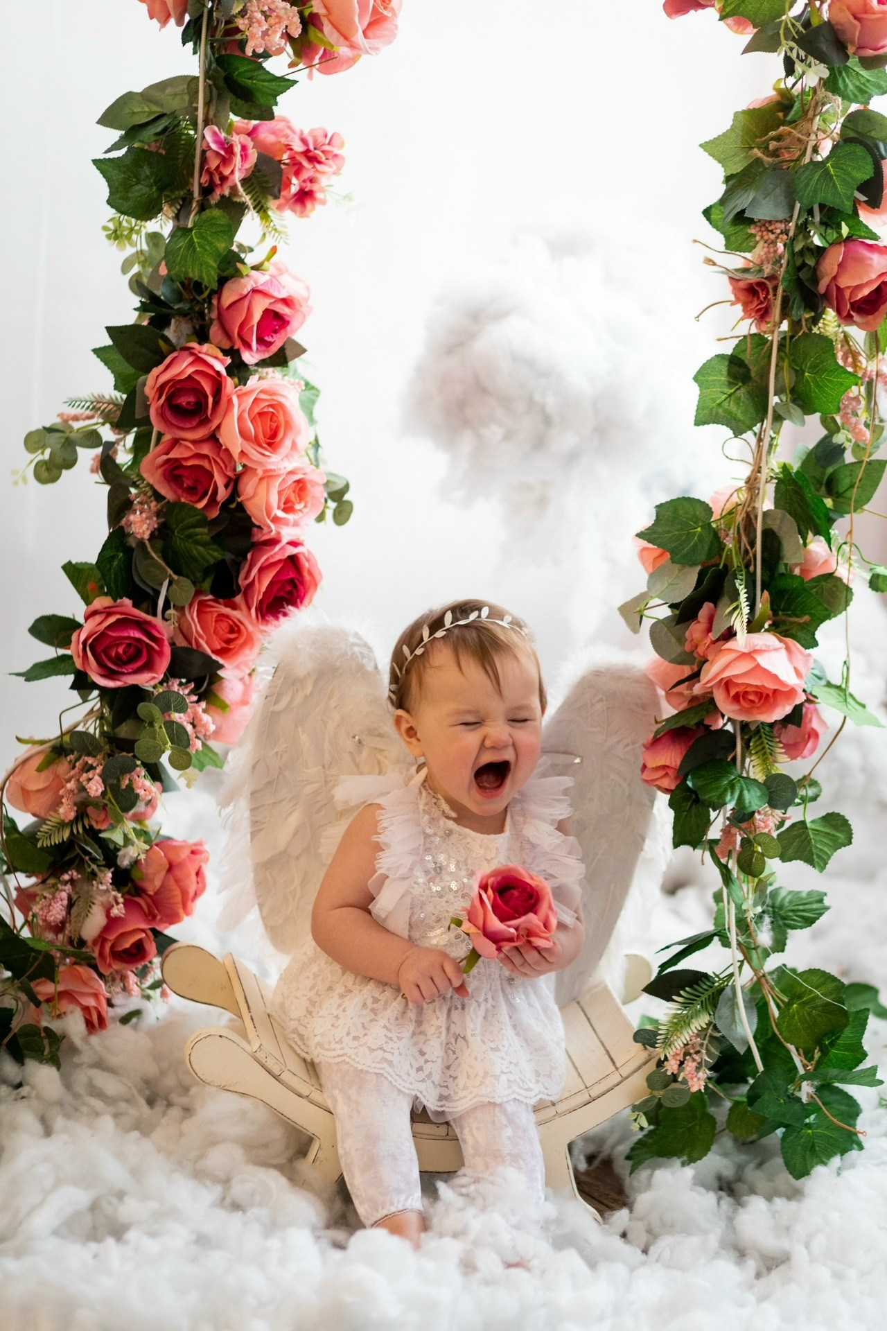 Цветочная качель. ФОТОГРАФ НА ГОДИК, БЕРЕМЕННОСТИ, НОВОРОЖДЕННЫХ, КРЕЩЕНИЯ МОСКВА