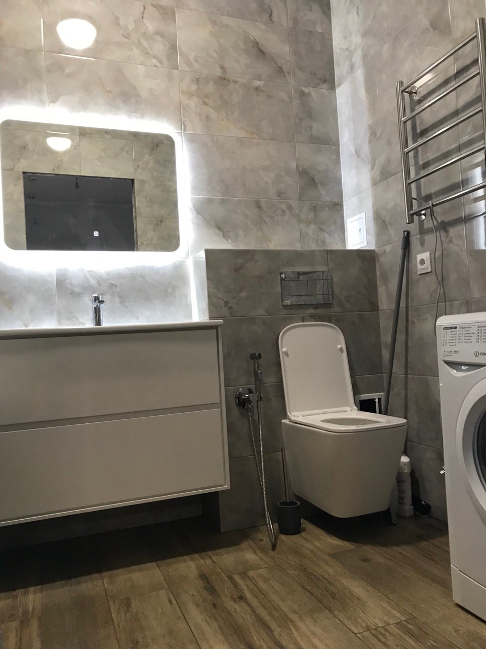 Ванная комната (ул. Хасанова д. 13). Ремонт санузла, туалета, ванной под ключ в Казани. Укладка плитки