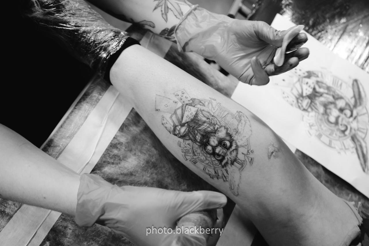 Tattoo journey. Люблю снимать не только эмоции людей, но и автомобили.Живу в Челябинске, ну и конечно как же без путешествий по городам