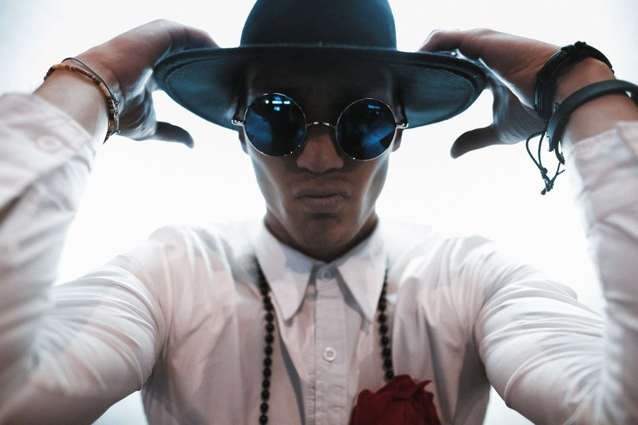 Современная концептуальная фотография о теле, уязвимости и идентичности. Визуальная практика на стиле честности, пост-иронии и искусства.Рекламная фотография, Концептуальная фотография, Современный художник, Психология, Коммерческий фотограф, Репортажный фотограф, Стрит фотография, Арт, Сюрреализм, Мобильная фотография, Снято на айфон, Дима Бурза