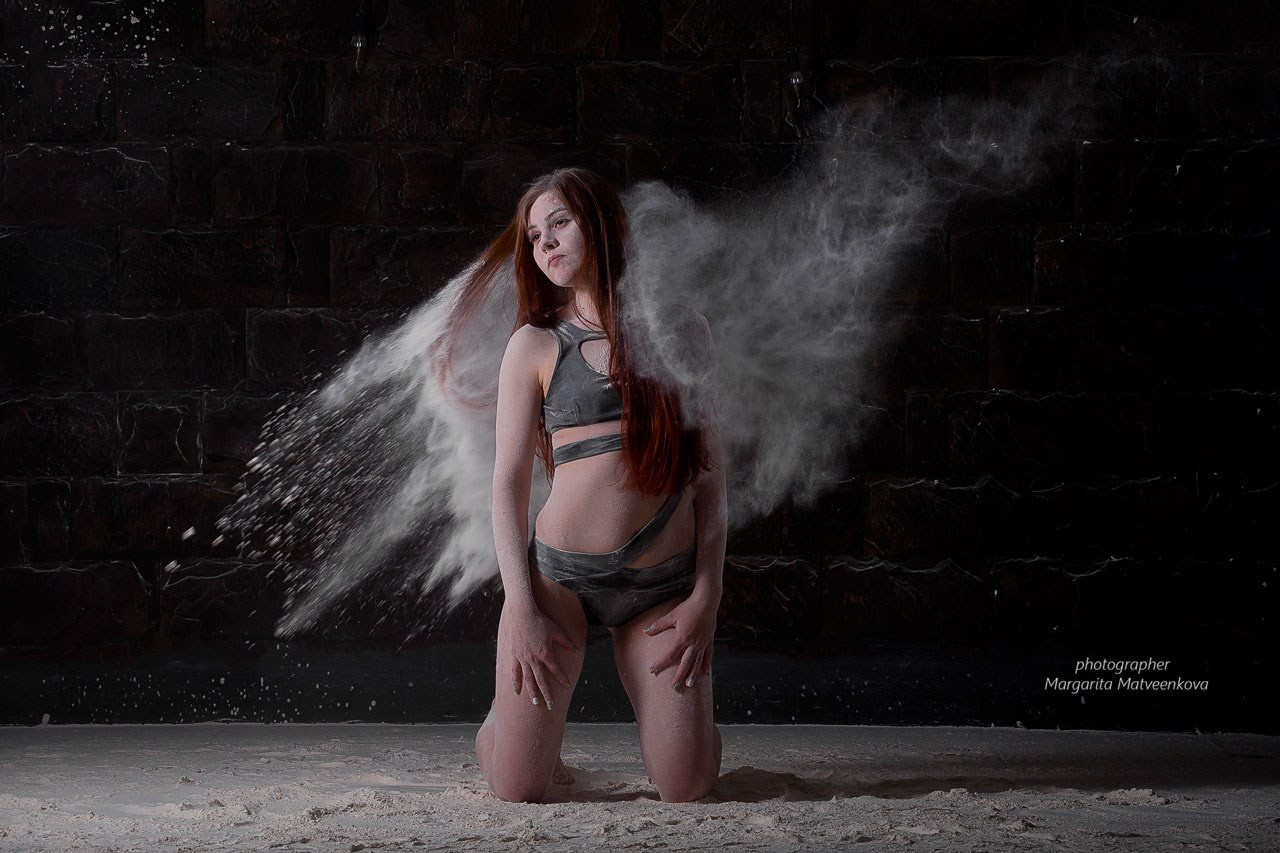 Съёмка с мукой 1. Женский фотограф Крещение Венчание Москва Брянск