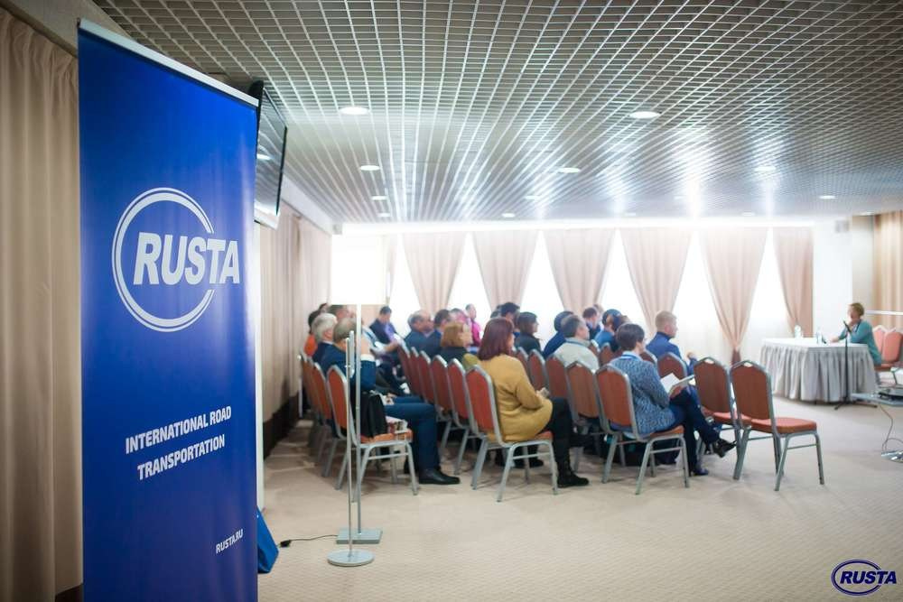 Фотограф на деловой встрече | Профессиональная съемка для деловых мероприятий