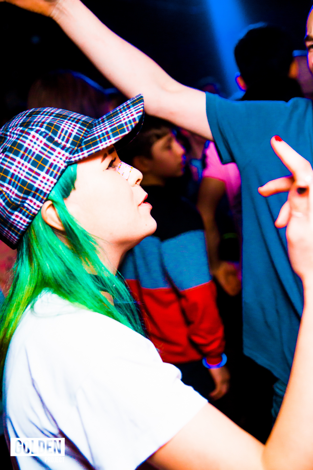 Вечеринки в ночных клубах. Свободный фотограф