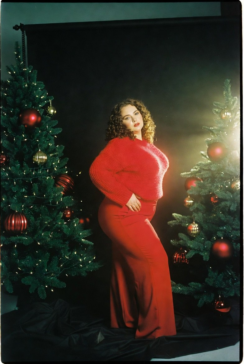 Плюс сайз в красном