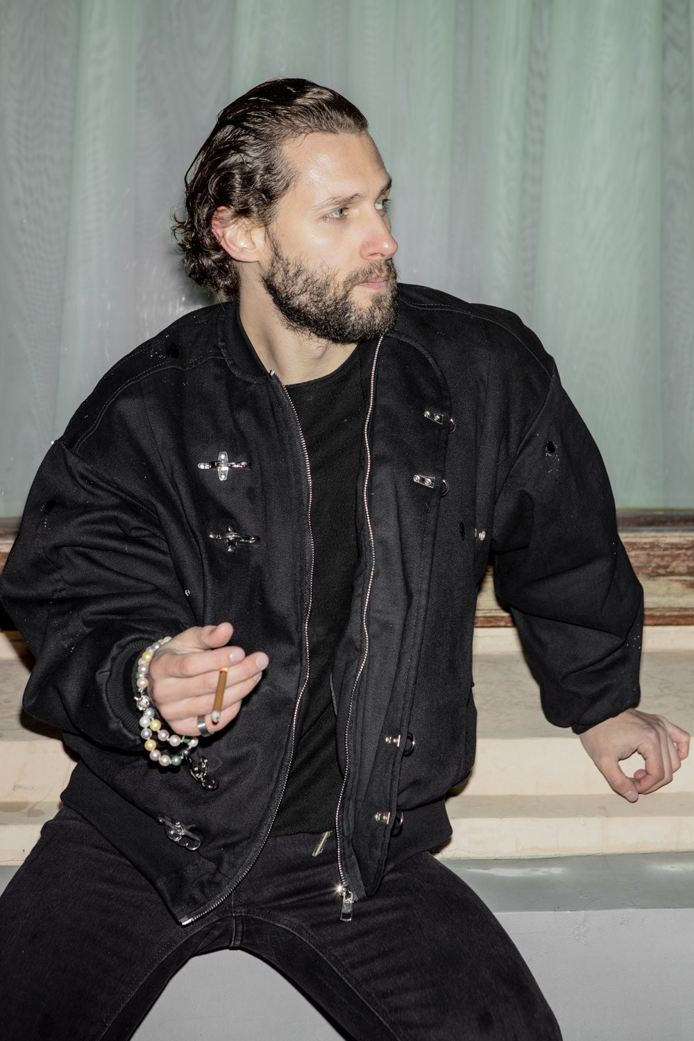 Мужская уличная фотосессия. Фотограф Москва арт- ню, портрет, fine art