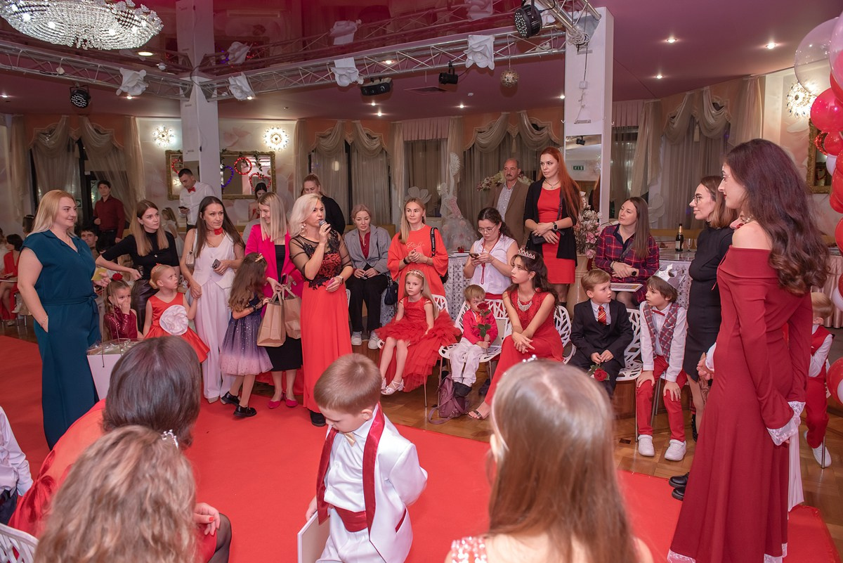 Выпускной в детской школе моделей HAPPYkids 2024. Семейный и коммерческий фотограф в Сочи Александр Бодунов