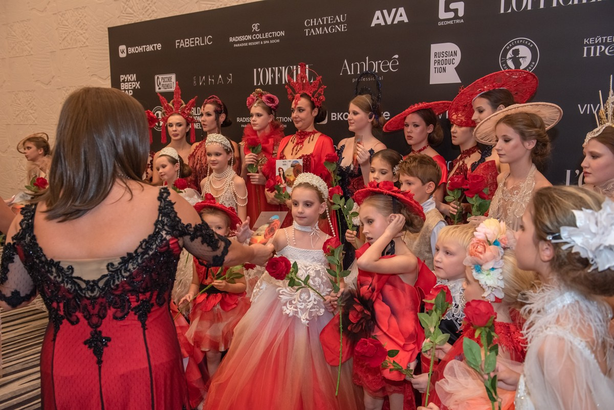 SochiFashionWeek2024 дизайнер Анохина Светлана. Семейный и коммерческий фотограф в Сочи Александр Бодунов