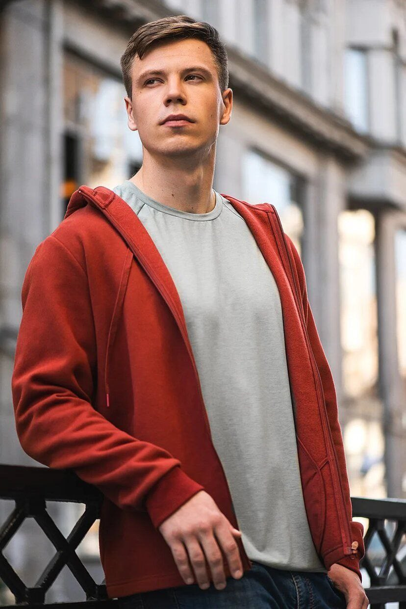 Максим, 190 см, 52-54. KED Production — продакшн из СПб. Создаём фото, видео и контент, который помогает брендам и селлерам продавать больше