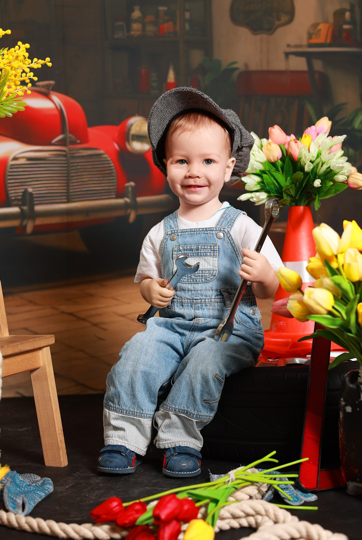 Гараж. Выпускные альбомы в Иваново в детский сад и школу. Александр и Светлана Янкины