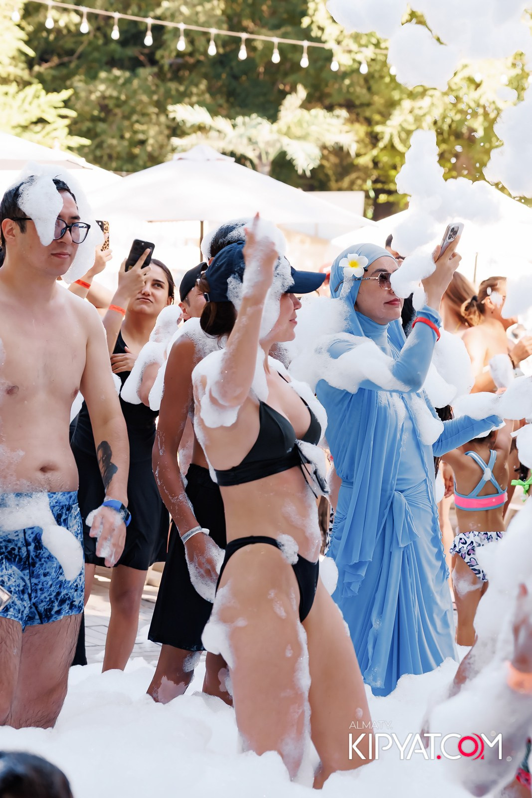 ПЕННАЯ ВЕЧЕРИНКА/ДЫМОВОЕ ШОУ/БАССЕЙН DELIGHT POOL. КИПЯТКОМ АЛМАТЫ!