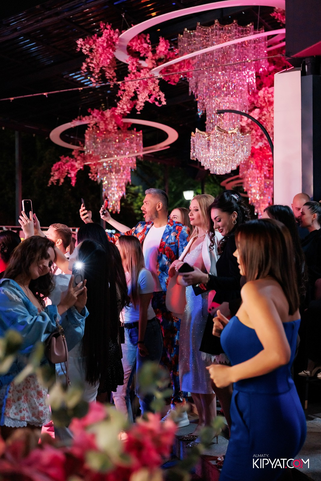 НОДАР РЕВИЯ В «ЗАЯ, НА БИС». КИПЯТКОМ АЛМАТЫ!