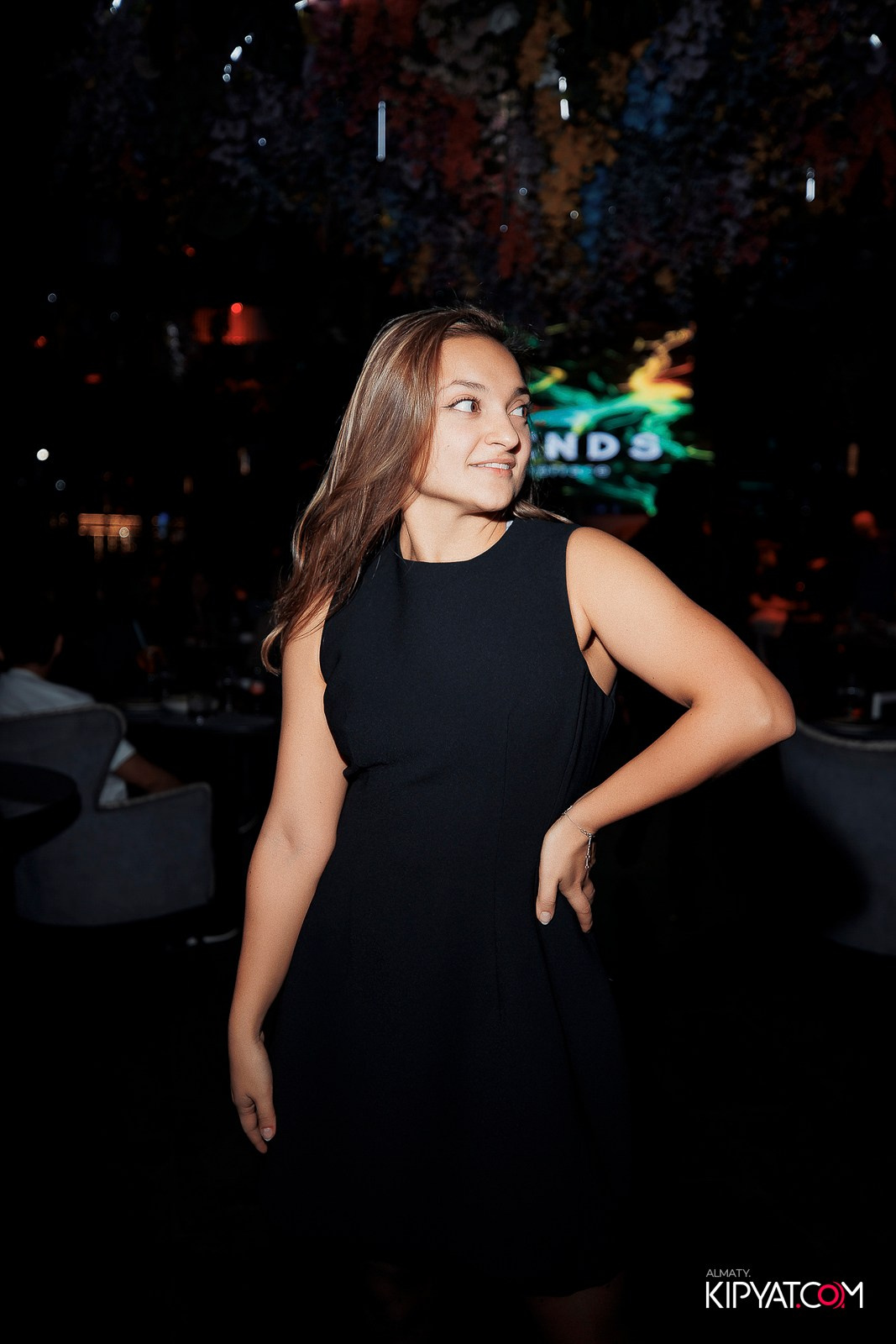 FRIENDS BAR & TERRACE. КИПЯТКОМ АЛМАТЫ!