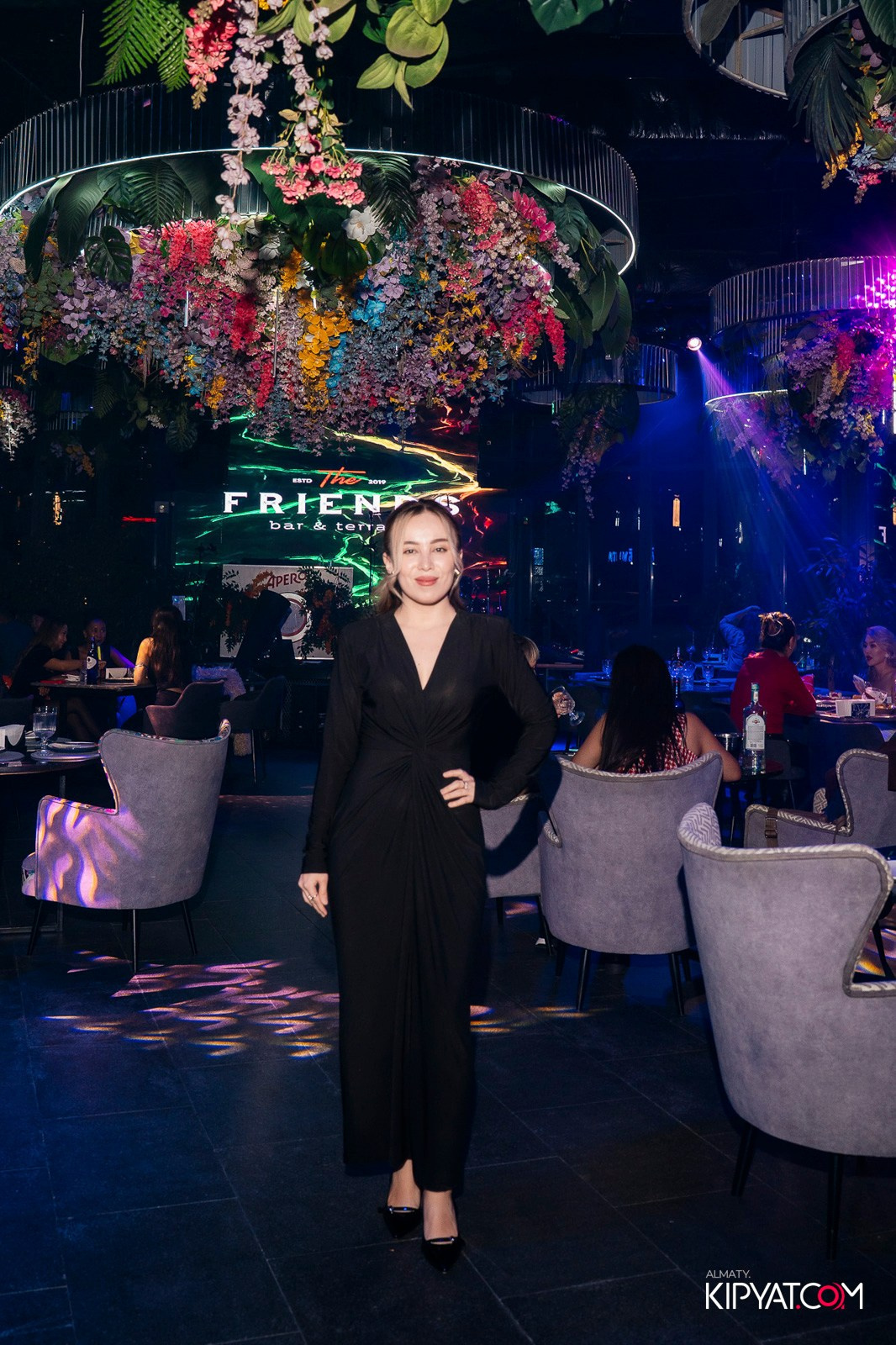 FRIENDS BAR & TERRACE. КИПЯТКОМ АЛМАТЫ!