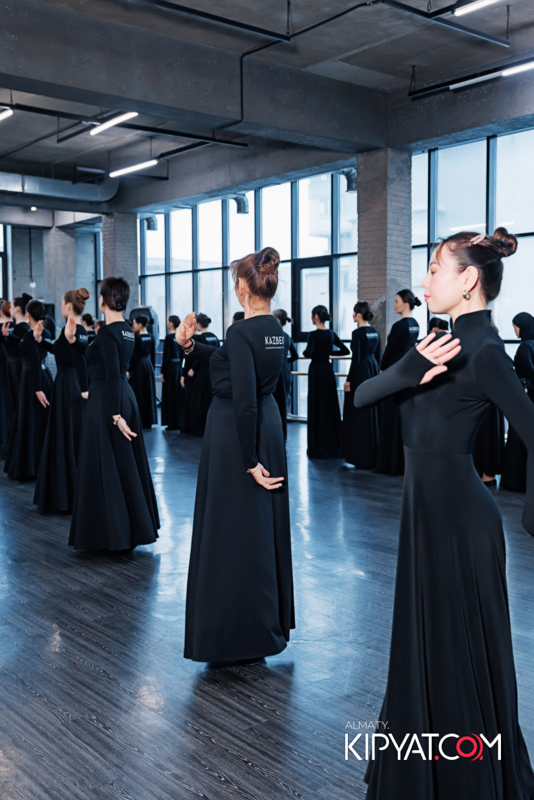 BLOCKBUSTER ТАНЦЕВАЛЬНАЯ АКАДЕМИЯ. КИПЯТКОМ АЛМАТЫ!