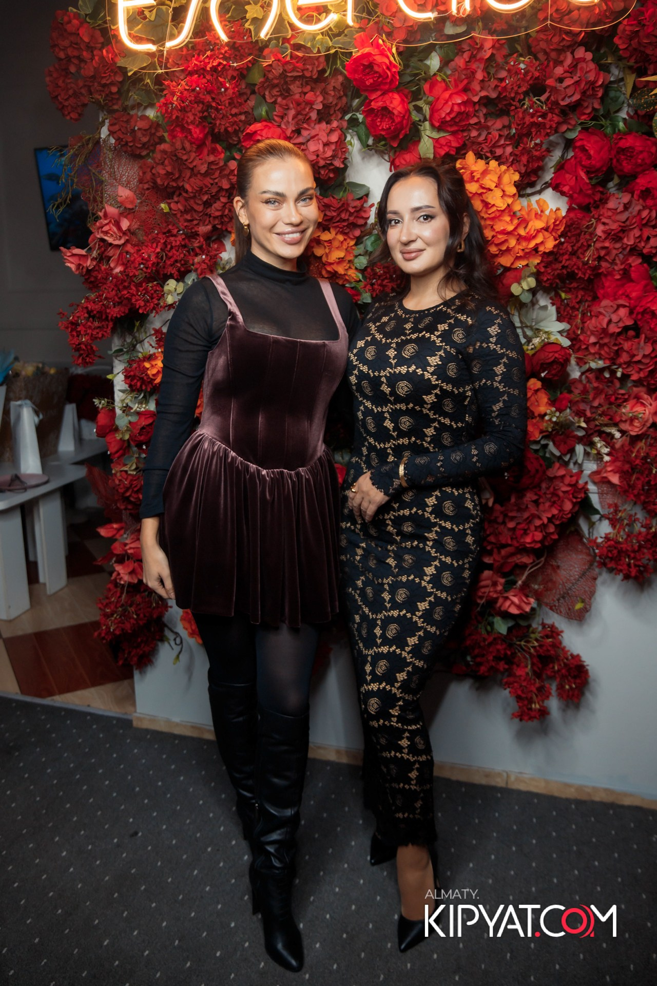 ДЕНЬ РОЖДЕНИЯ КАФЕ ЭСМИРАЛЬДА. КИПЯТКОМ АЛМАТЫ!