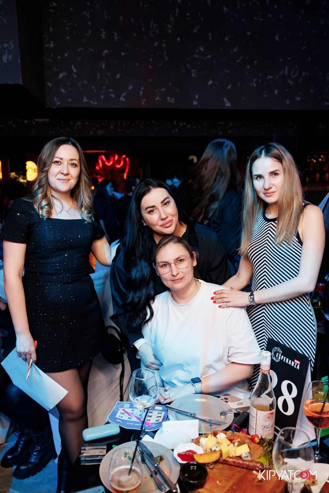 МУЗЫКАЛЬНОЕ ЛОТО В HIT RETRO. КИПЯТКОМ АЛМАТЫ! Фотосъемка мероприятий в Алматы