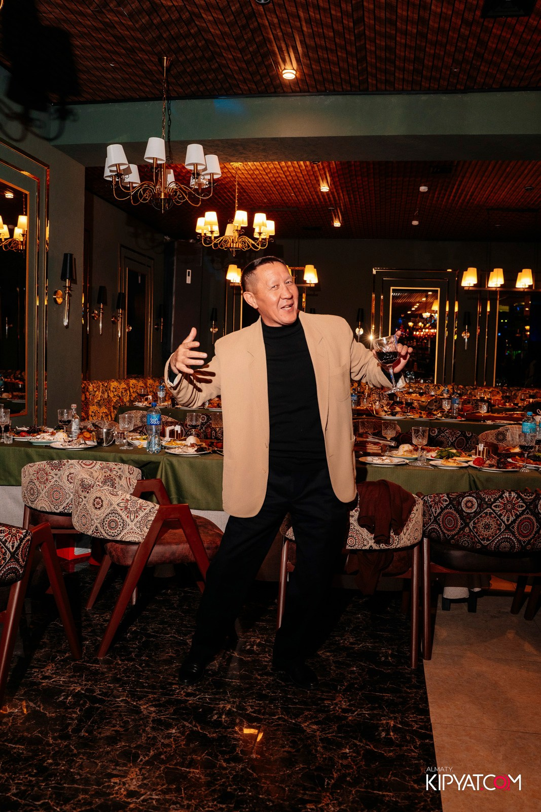 РЕСТОРАН ВЕСЕЛИДЗЕ НА АБАЯ. КИПЯТКОМ АЛМАТЫ!