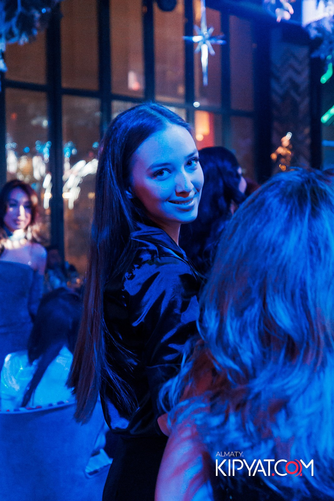 FRIENDS BAR & TERRACE. КИПЯТКОМ АЛМАТЫ!