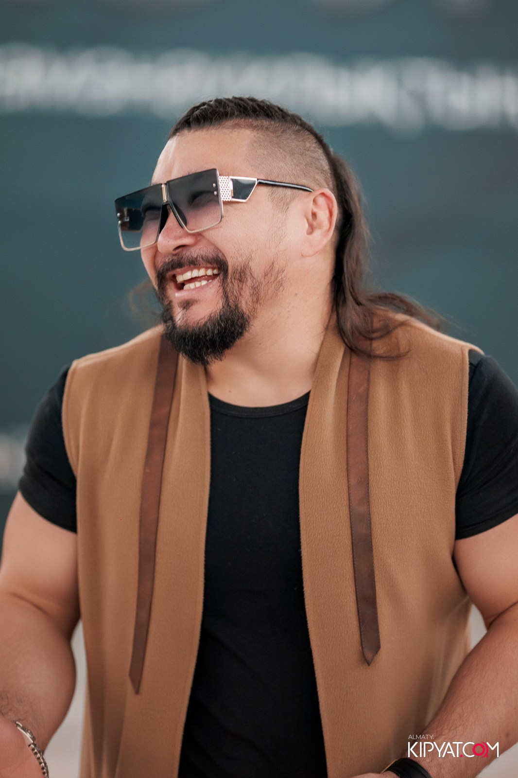 FASHION ПОКАЗ, КАЗАХСКОЙ НАЦИОНАЛЬНОЙ ОДЕЖДЫ. КИПЯТКОМ АЛМАТЫ!