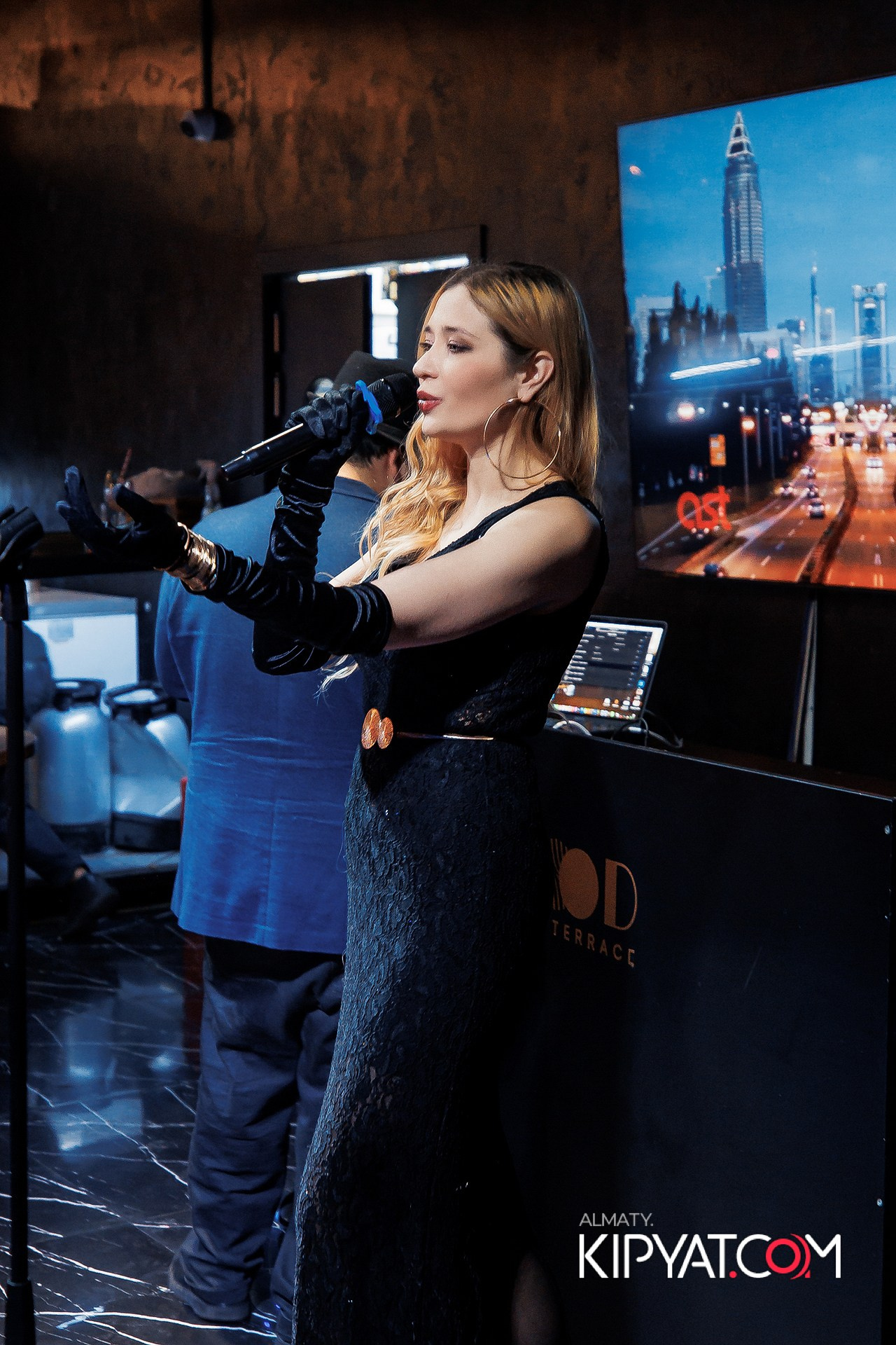 MOOD BAR & TERRACE. КИПЯТКОМ АЛМАТЫ!