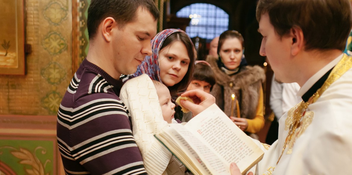 Крещение Казанская церковь Воскресенского Новодевичьего монастыря. Фотограф на крещение в Санкт Петербурге