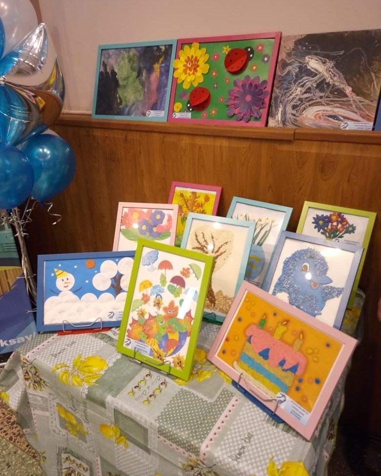 Волшебство в деталях: как наши работы обрели особое обрамление благодаря добрым сердцам! 🎨✨