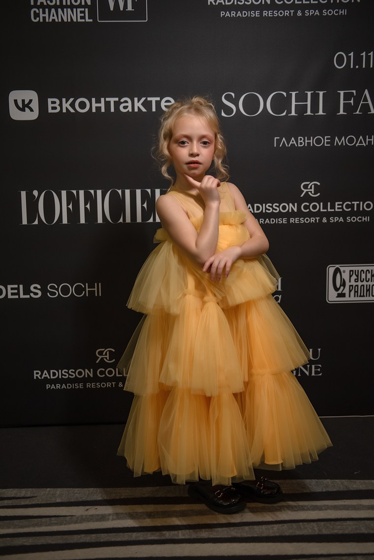 SochiFashionWeek2024 дизайнер Анохина Светлана. Семейный и коммерческий фотограф в Сочи Александр Бодунов