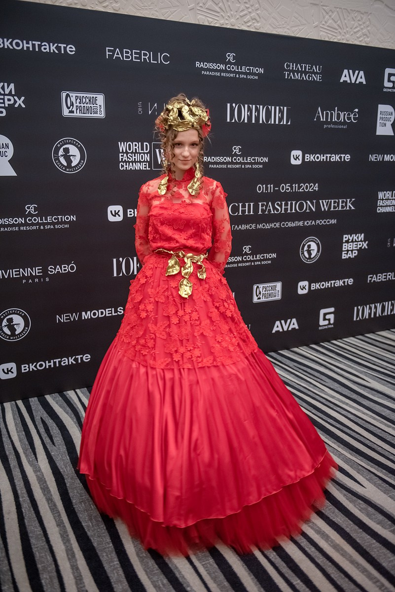 SochiFashionWeek2024 дизайнер Анохина Светлана. Семейный и коммерческий фотограф в Сочи Александр Бодунов